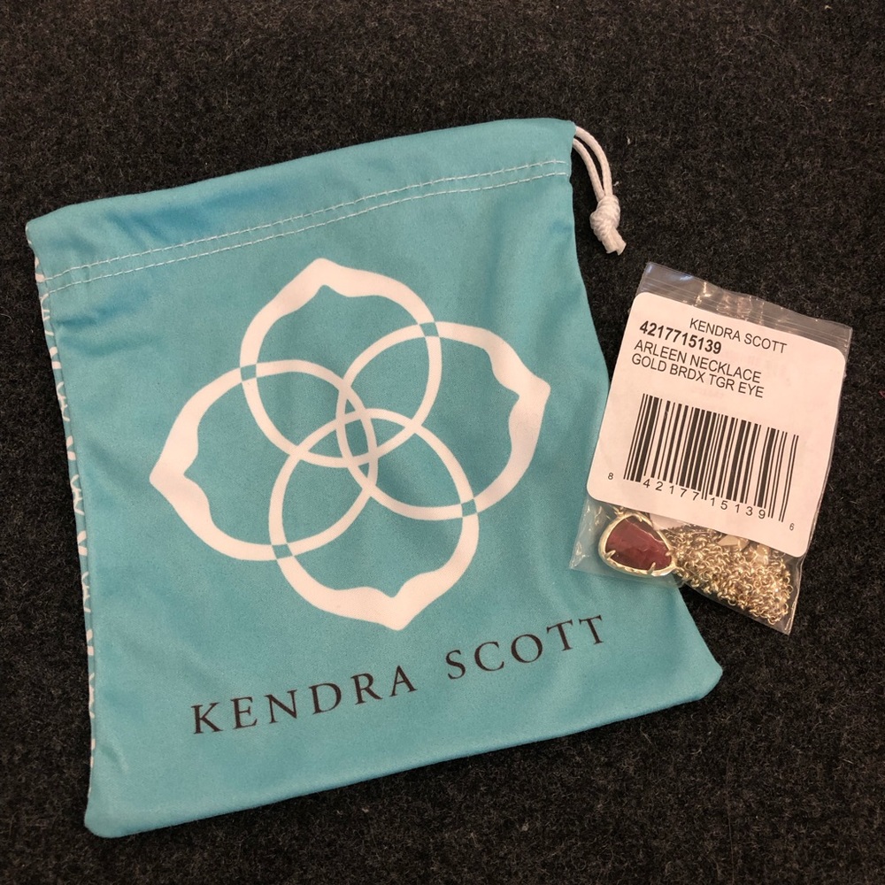 NWT Kendra Scott Arleen Pendant Necklace Bordeaux Tiger’s Eye Gold Tone - Picture 11 of 13